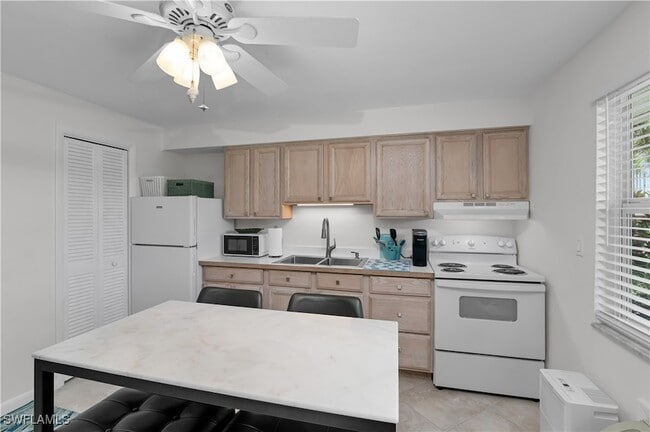 Building Photo - 850 Palm St