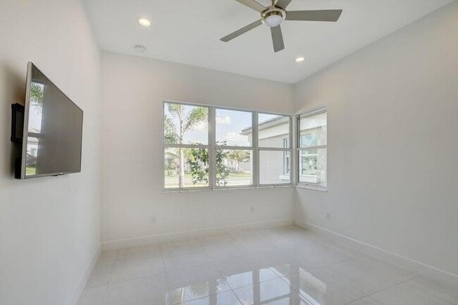 Building Photo - 12832 Veneto Springs Dr