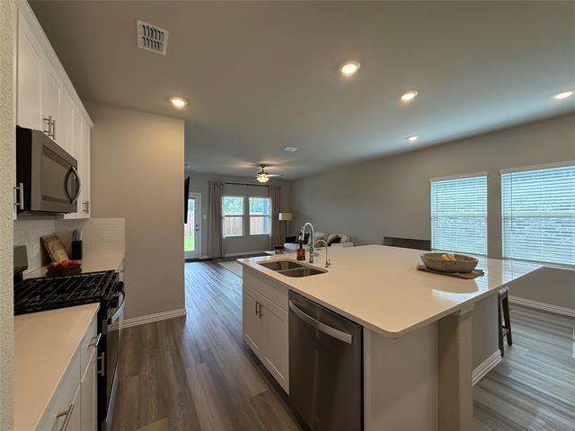 Building Photo - 205 Greenbriar Dr
