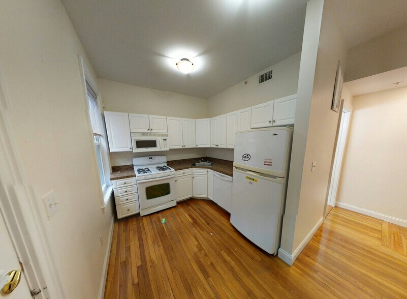 Primary Photo - 54 Ashford St