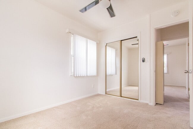 Building Photo - Charming 2 Bed /1 Bath Pacific Beach Duplex Near the Ocean & Bay!