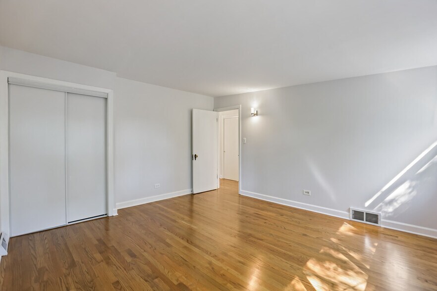 Building Photo - 241 S Edgewood Ave