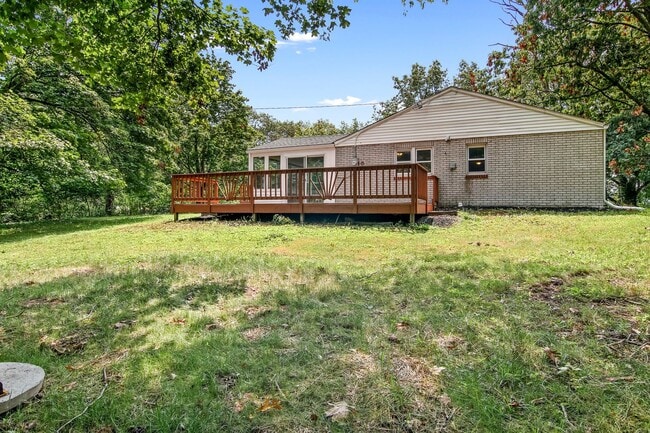 Building Photo - Spacious 3 Bedroom, 1 Bath Home in Central Dauphin Schools!