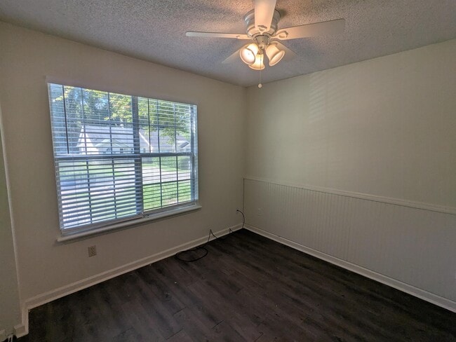Building Photo - 2756 Oak Park Ct