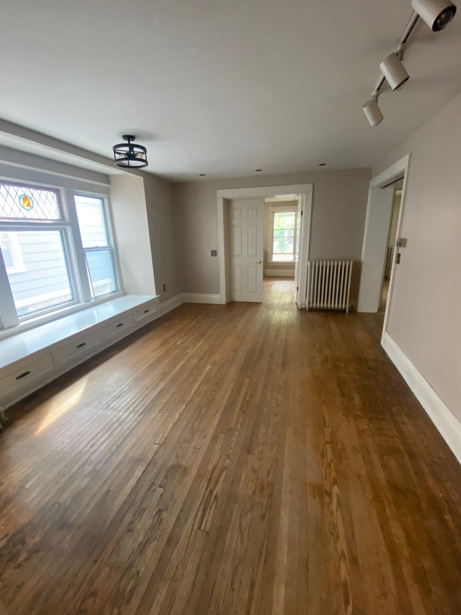 Building Photo - 346 S Goodman St