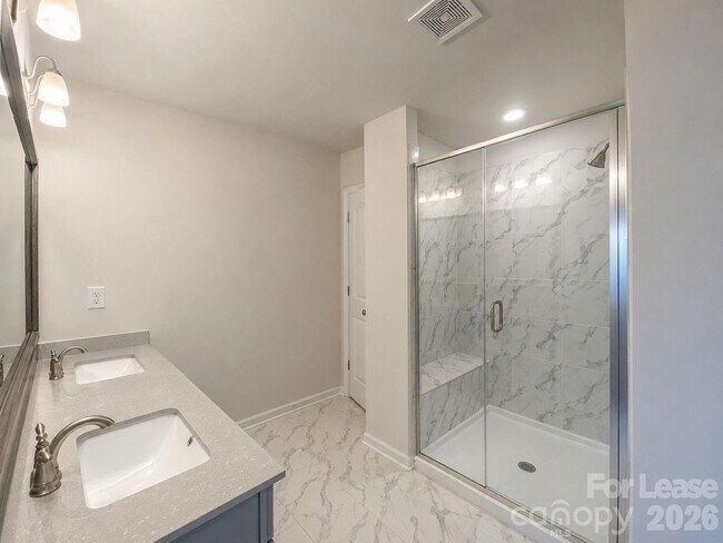 Building Photo - 302 Sagecroft Ln