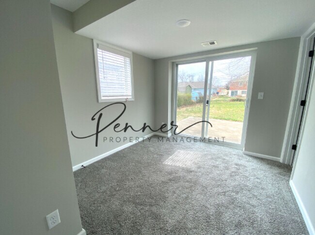 Building Photo - 6718 N Bales Ave