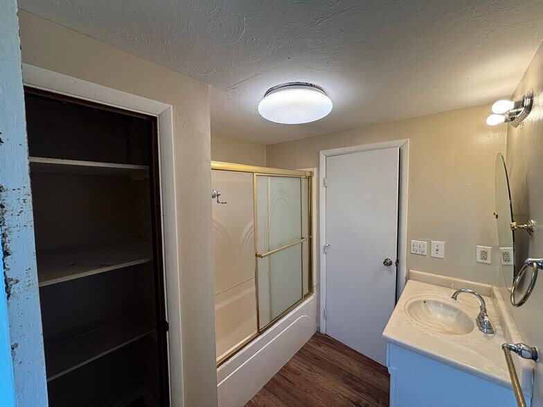 Building Photo - 5 Shawnee Acres Cir