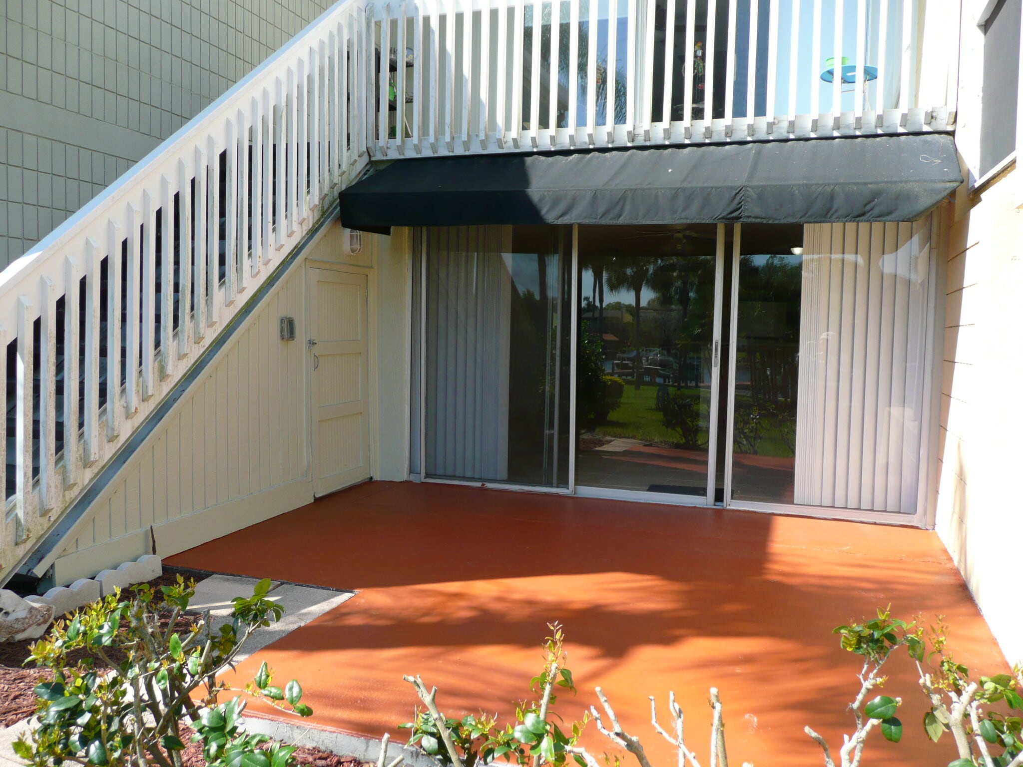 Patio - 2424 W Tampa Bay Blvd