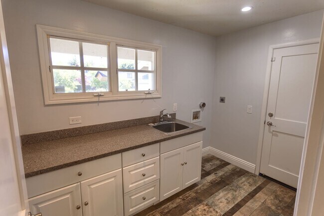 Building Photo - Stunning Almaden Valley 4-Bedroom Home