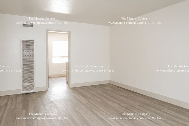 Building Photo - 1762 Robinson Ave