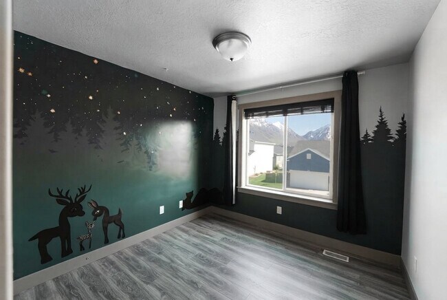 Building Photo - 110 W 930 N