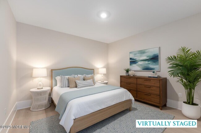 Building Photo - 215 2nd Ave