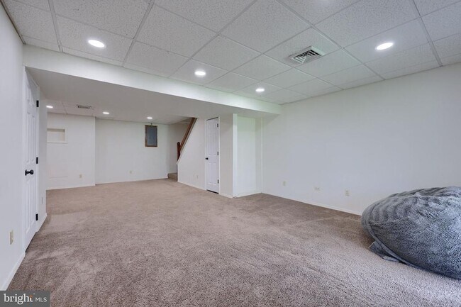 Building Photo - 604 Rockwood Dr