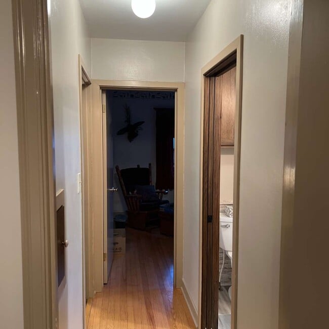 Building Photo - 1131 Colonial Dr E