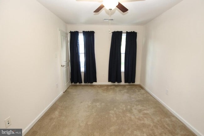 Building Photo - 36401 Ridgeshore Ln