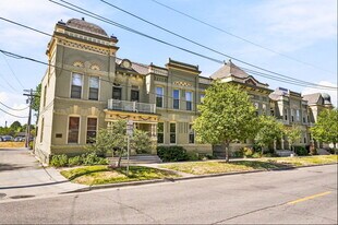 Building Photo - 912 E 20th Ave