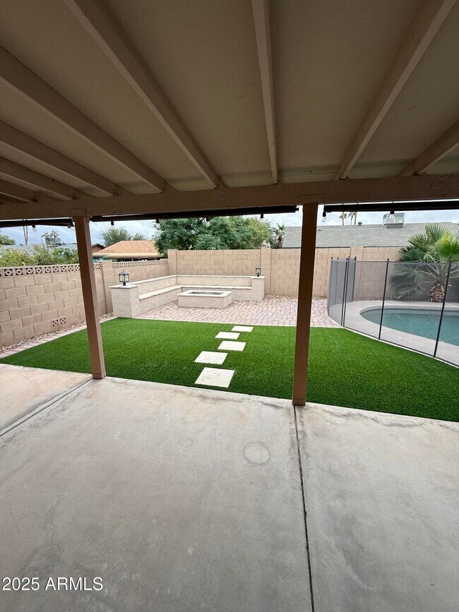 Building Photo - 4353 E Pearce Rd