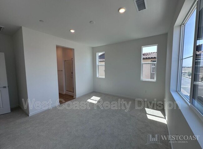 Building Photo - 5954 Catskills Ct