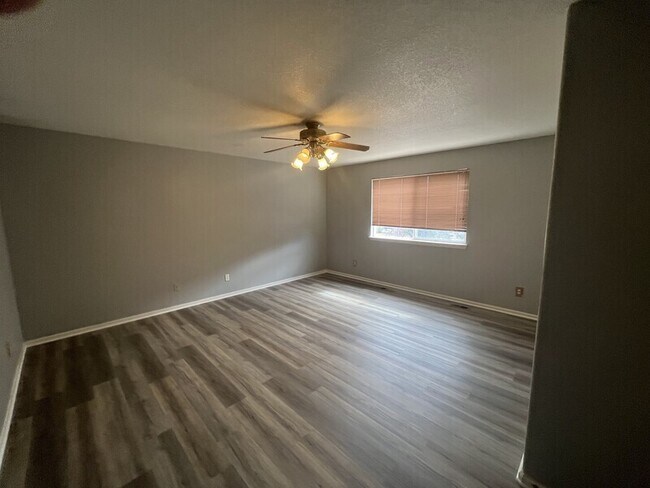 Building Photo - 1324 W 111th Pl