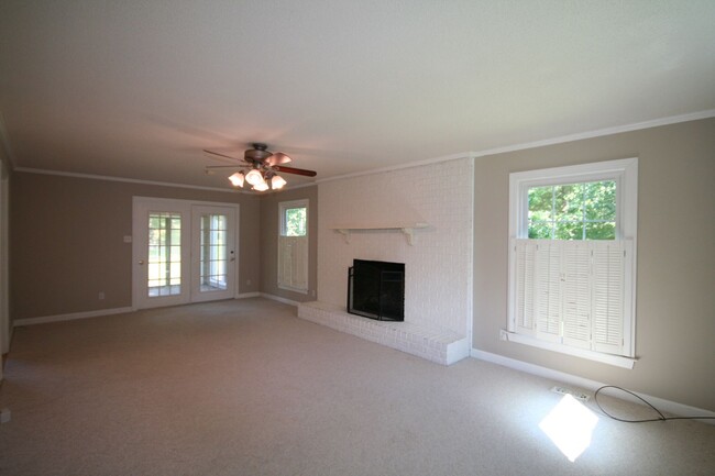 Building Photo - WONDERFUL 2-STORY HOME IN WALNUT CREEK *SP...