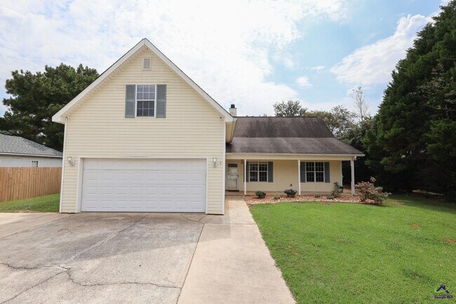 Primary Photo - 103 Lions Gate