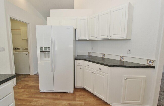 Building Photo - 608 Smith Ct