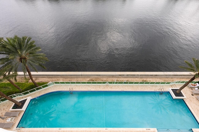 Building Photo - 20201 E Country Club Dr