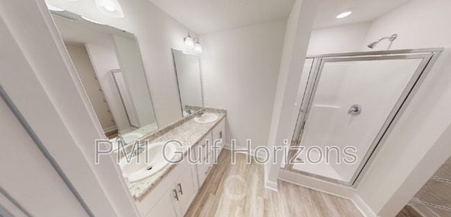 Building Photo - 710-E Giese Ln