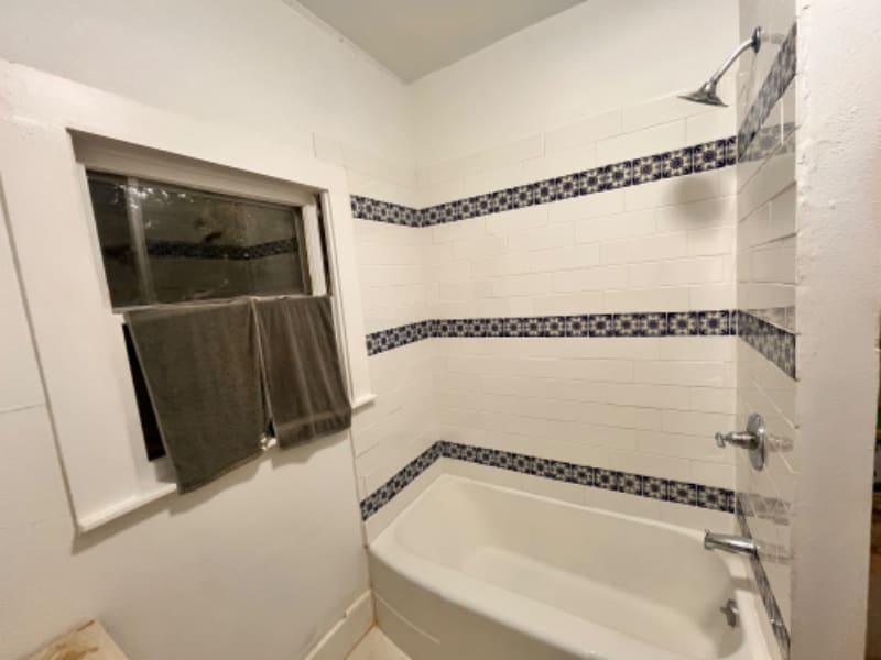 Building Photo - 608 Silas St