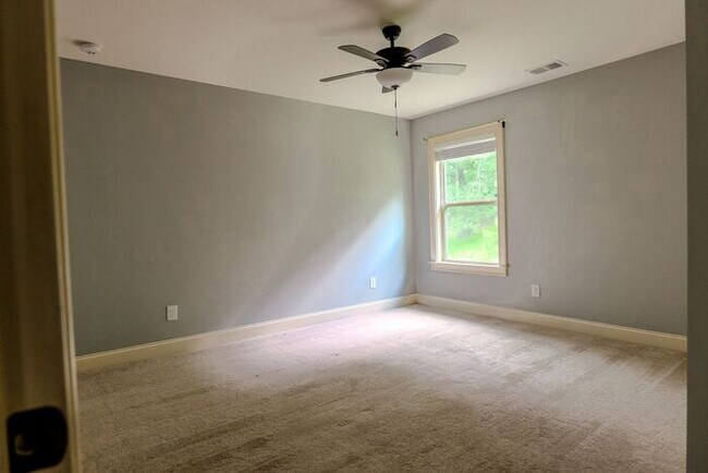 Building Photo - 5840 Springbox Dr Suwanee, GA 30024