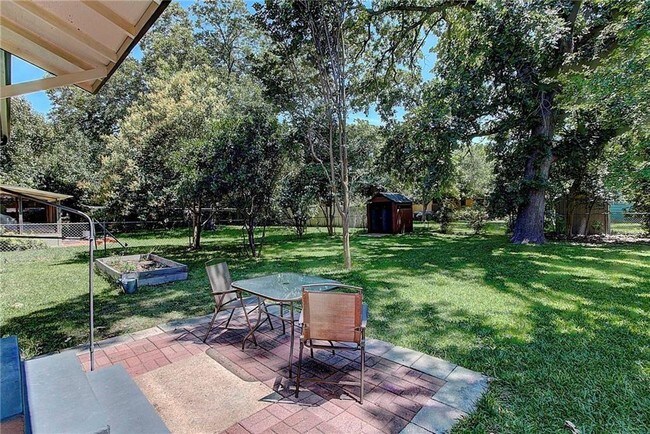 Building Photo - 1803 Romeria Dr