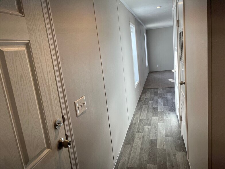 Building Photo - 6610 Lear Nagle Rd