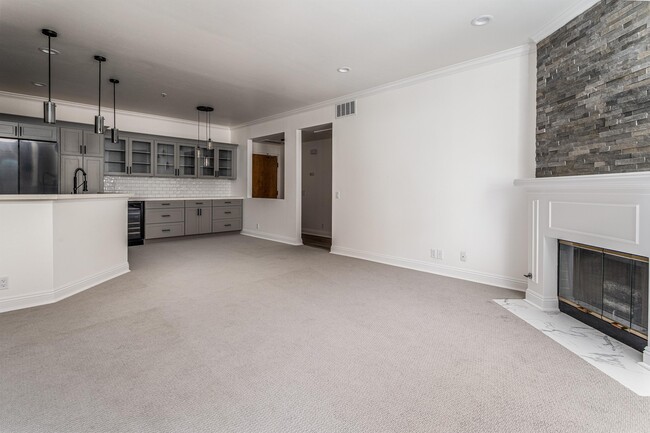 Building Photo - 5865 Friars Rd