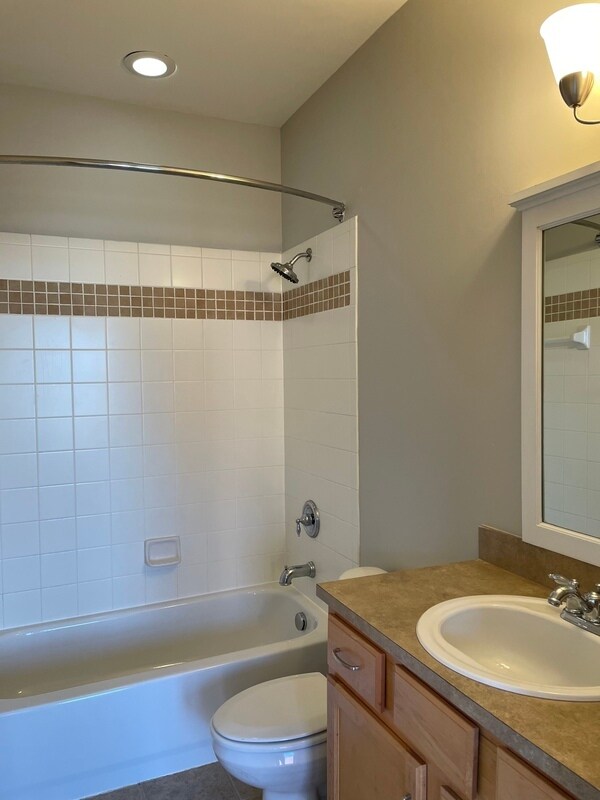 Building Photo - 566 New Bern Station Ct