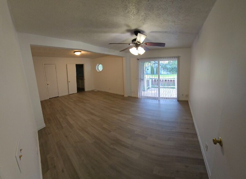 Building Photo - 340 -360 Steven Ct