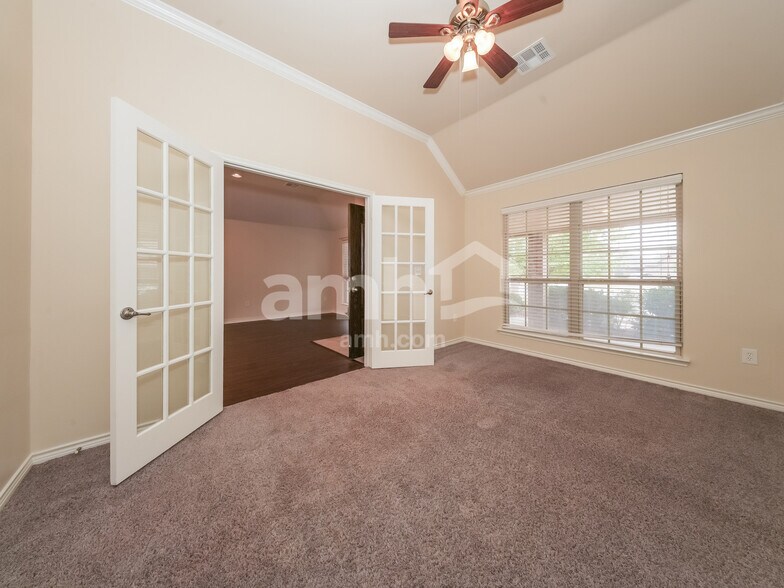 Building Photo - 16304 Fair Winds Way