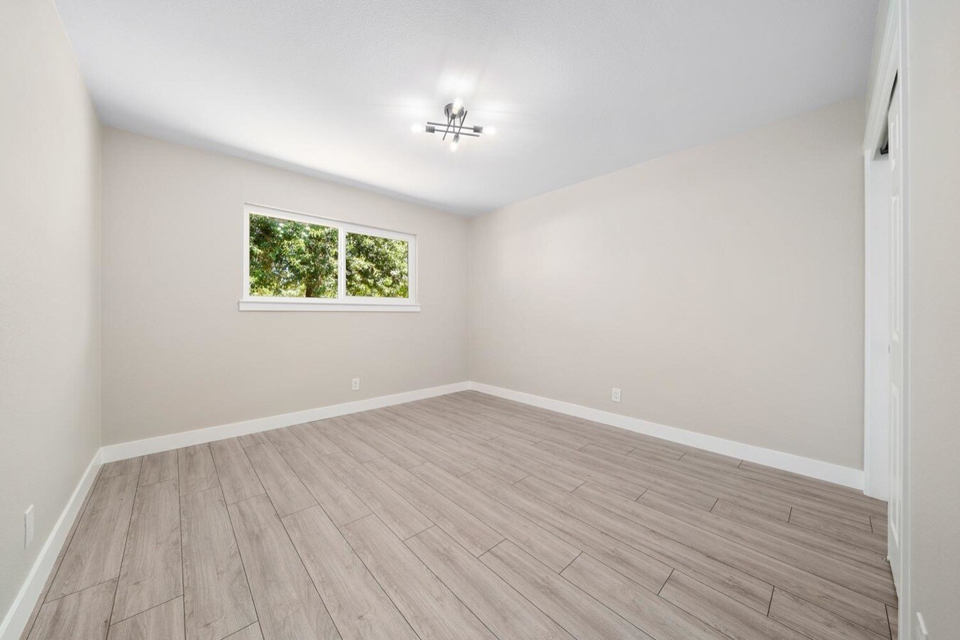 Building Photo - 3944 Apple Blossom Way