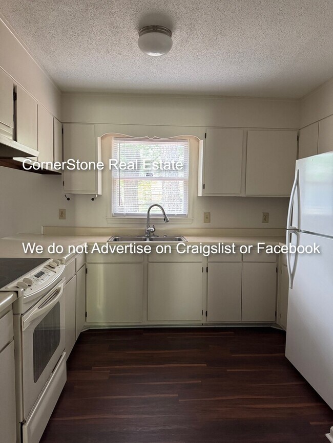 Building Photo - 123 - B Deerfield Drive, Spring Lake NC 28390