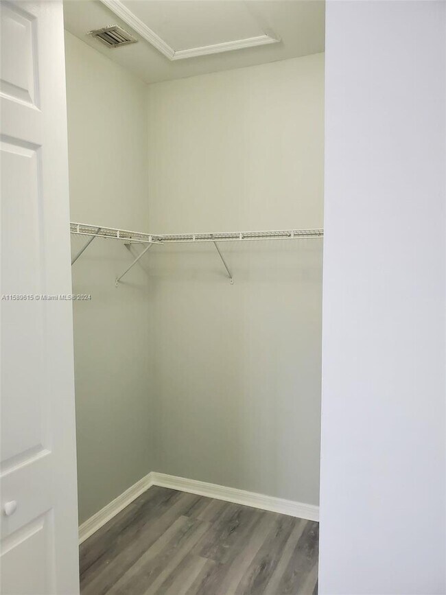 Building Photo - 2242 NE 42nd Cir