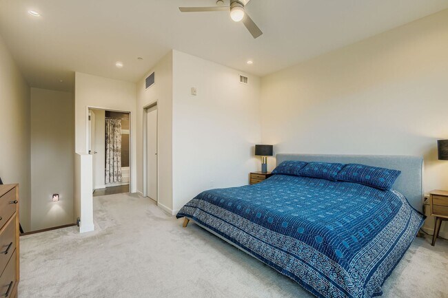 Building Photo - Luxury Pearl Street 1BDR