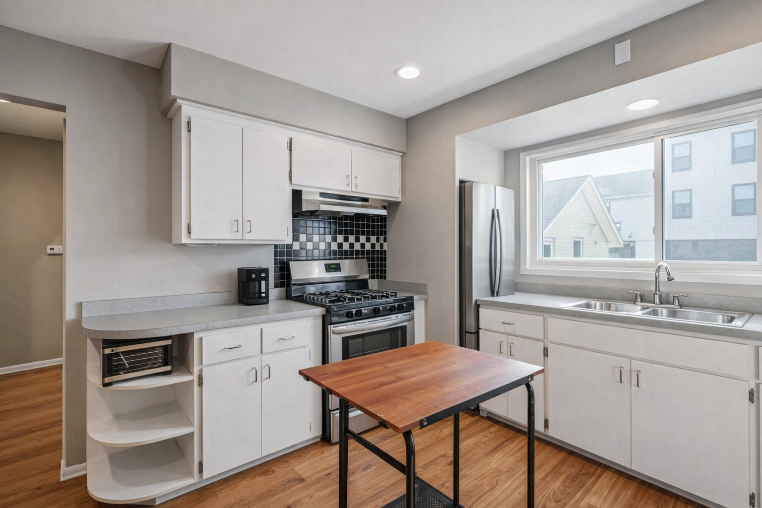 Building Photo - 1679 N Cass St