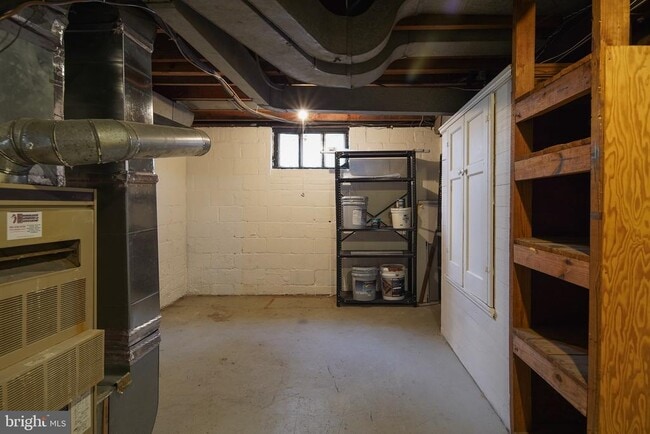 Building Photo - 4818 22nd Rd N