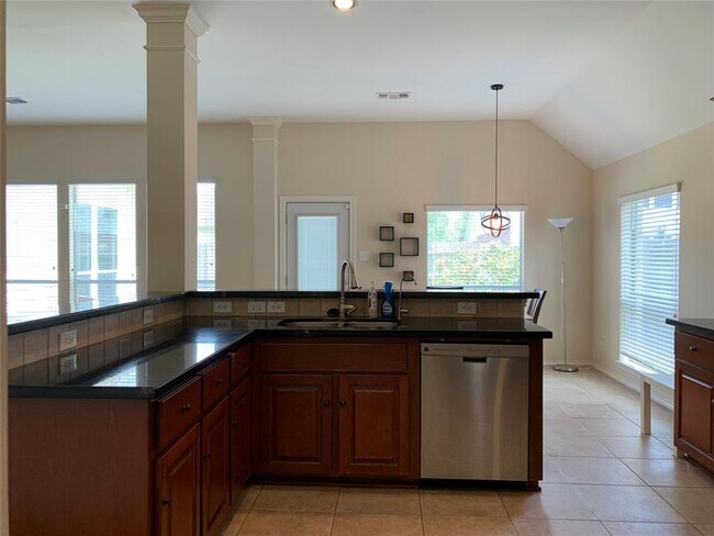 Building Photo - 3023 Aspen Ln