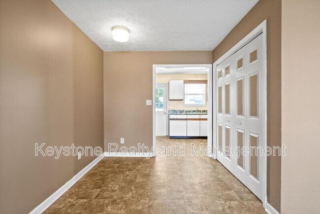 Building Photo - 0 306 Thompsonville Ln