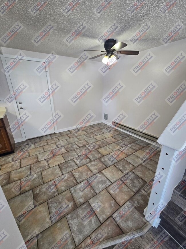 Building Photo - Single family home with a garage