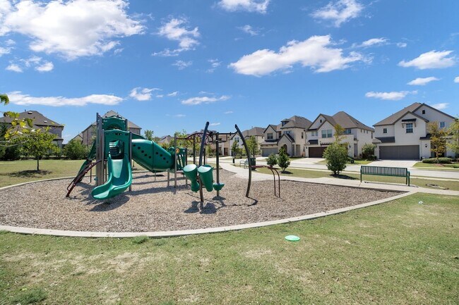 Building Photo - 1456 Kit King Dr