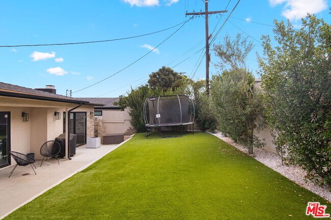 Building Photo - 5664 Coliseum St