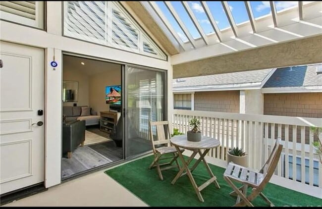 Building Photo - "Chic & Cozy 1-Bedroom Furnished Gem with ...