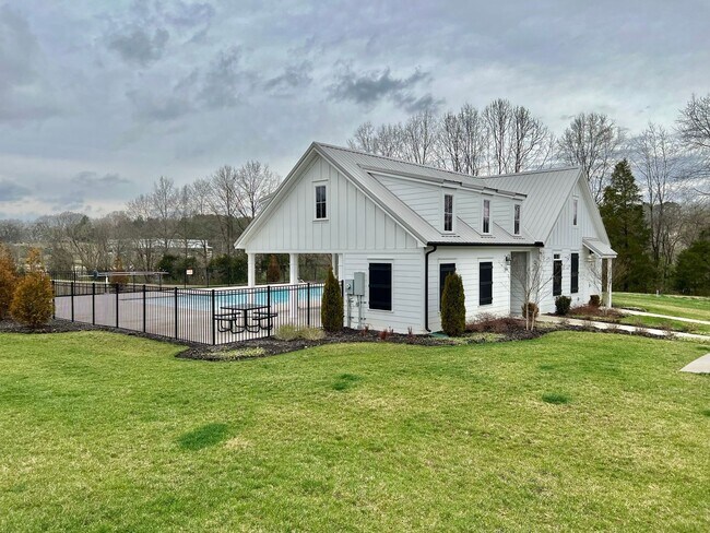 Building Photo - New 3 Bedroom, 2.5 Bathroom Townhouse w/ C...